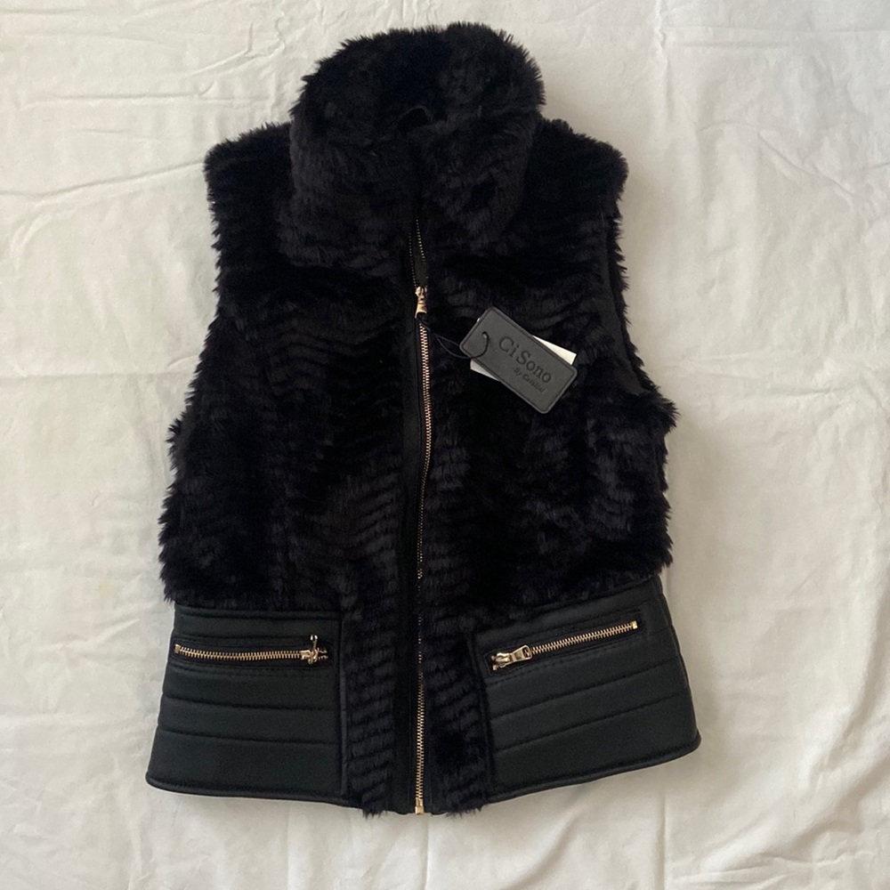 Ci Sono faux fur and leather vest! Great addition to your winter collection!